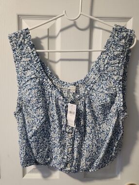 American Eagle Outfitters Blue and White Floral Button-Front Tank